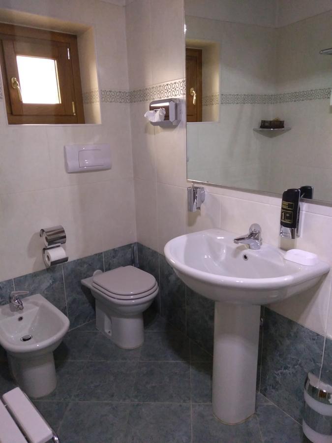Hotel Fontana Santa Grumello del Monte Buitenkant foto